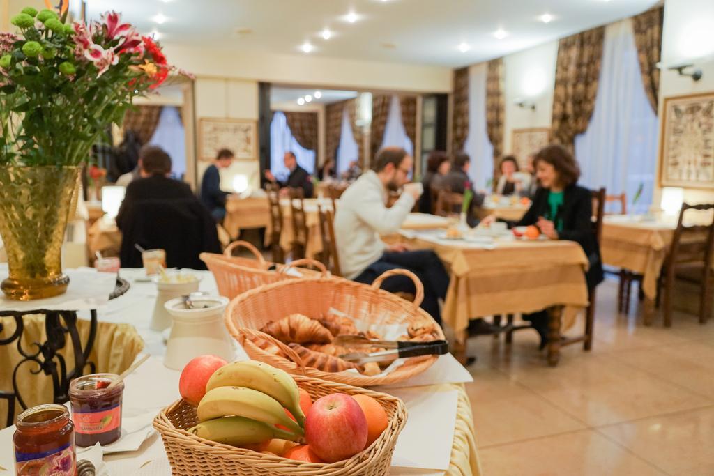 Hotel Du Helder Lyon Bagian luar foto